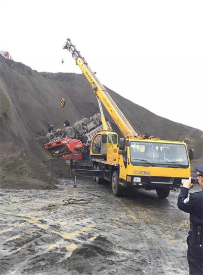 泽库上犹道路救援